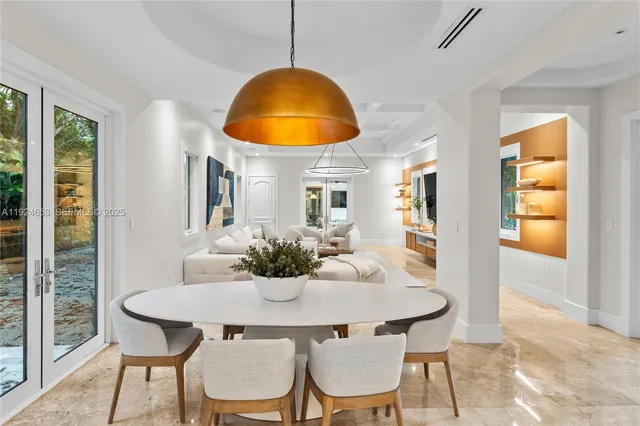 $9,495,000 | 6080 Southwest 104th Street, Pinecrest, FL 33156