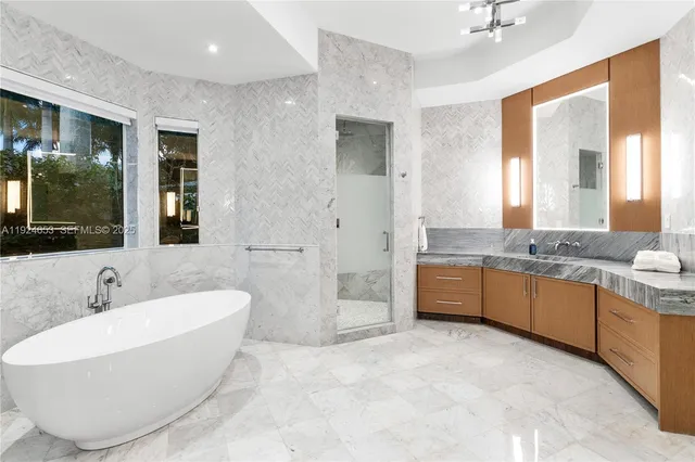 $9,495,000 | 6080 Southwest 104th Street, Pinecrest, FL 33156