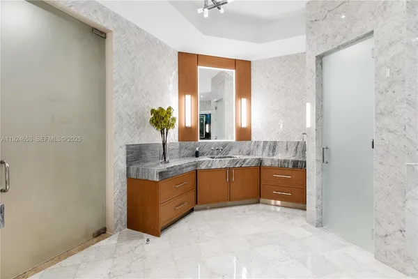 $8,995,000 | 6080 Southwest 104th Street, Pinecrest, FL 33156