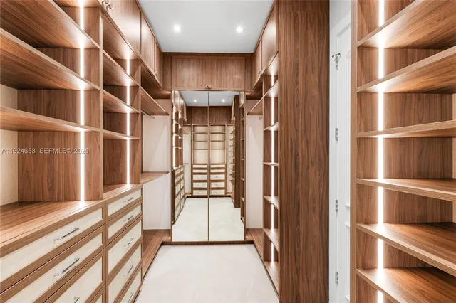 $9,495,000 | 6080 Southwest 104th Street, Pinecrest, FL 33156