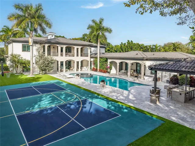 $9,495,000 | 6080 Southwest 104th Street, Pinecrest, FL 33156