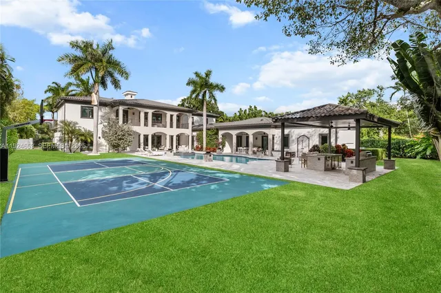 $9,495,000 | 6080 Southwest 104th Street, Pinecrest, FL 33156