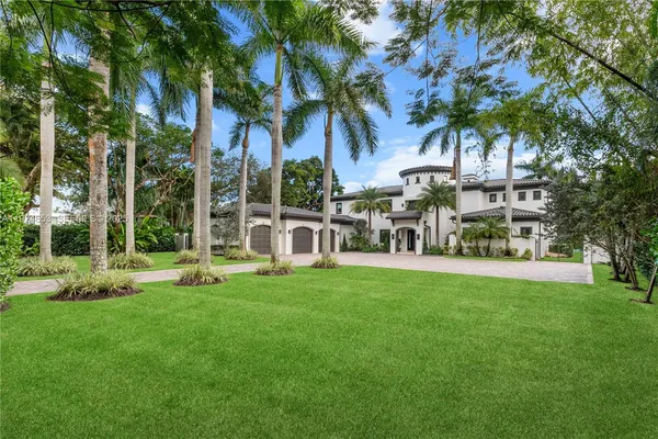 $8,995,000 | 6080 Southwest 104th Street, Pinecrest, FL 33156