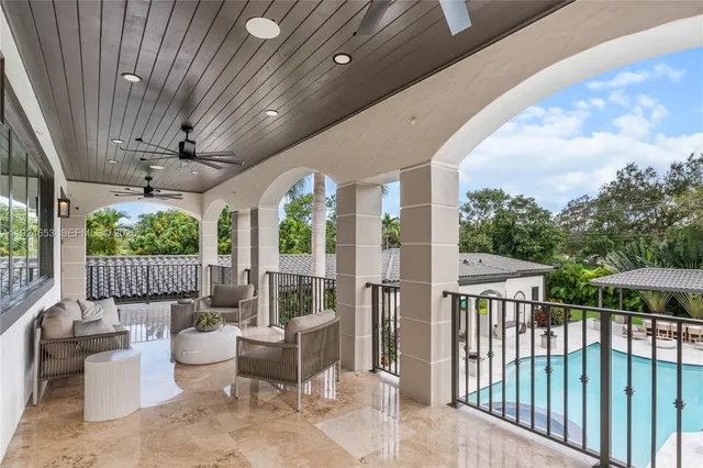 $9,495,000 | 6080 Southwest 104th Street, Pinecrest, FL 33156