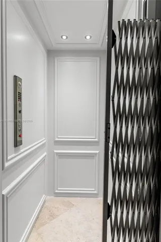 $9,495,000 | 6080 Southwest 104th Street, Pinecrest, FL 33156