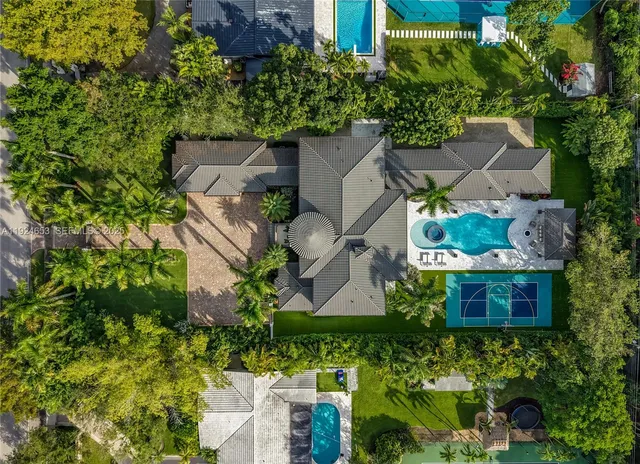 $9,495,000 | 6080 Southwest 104th Street, Pinecrest, FL 33156