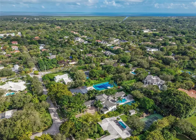 $9,495,000 | 6080 Southwest 104th Street, Pinecrest, FL 33156