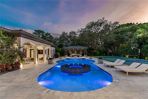 $8,995,000 | 6080 Southwest 104th Street, Pinecrest, FL 33156