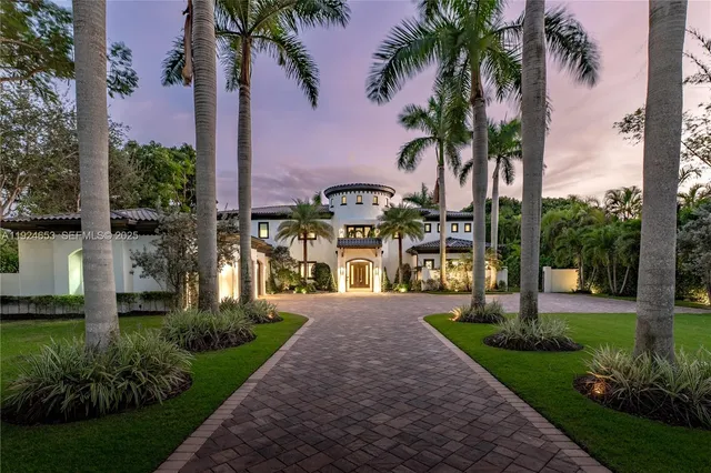 $9,495,000 | 6080 Southwest 104th Street, Pinecrest, FL 33156