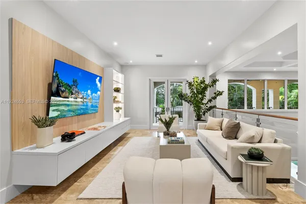 $8,995,000 | 6080 Southwest 104th Street, Pinecrest, FL 33156
