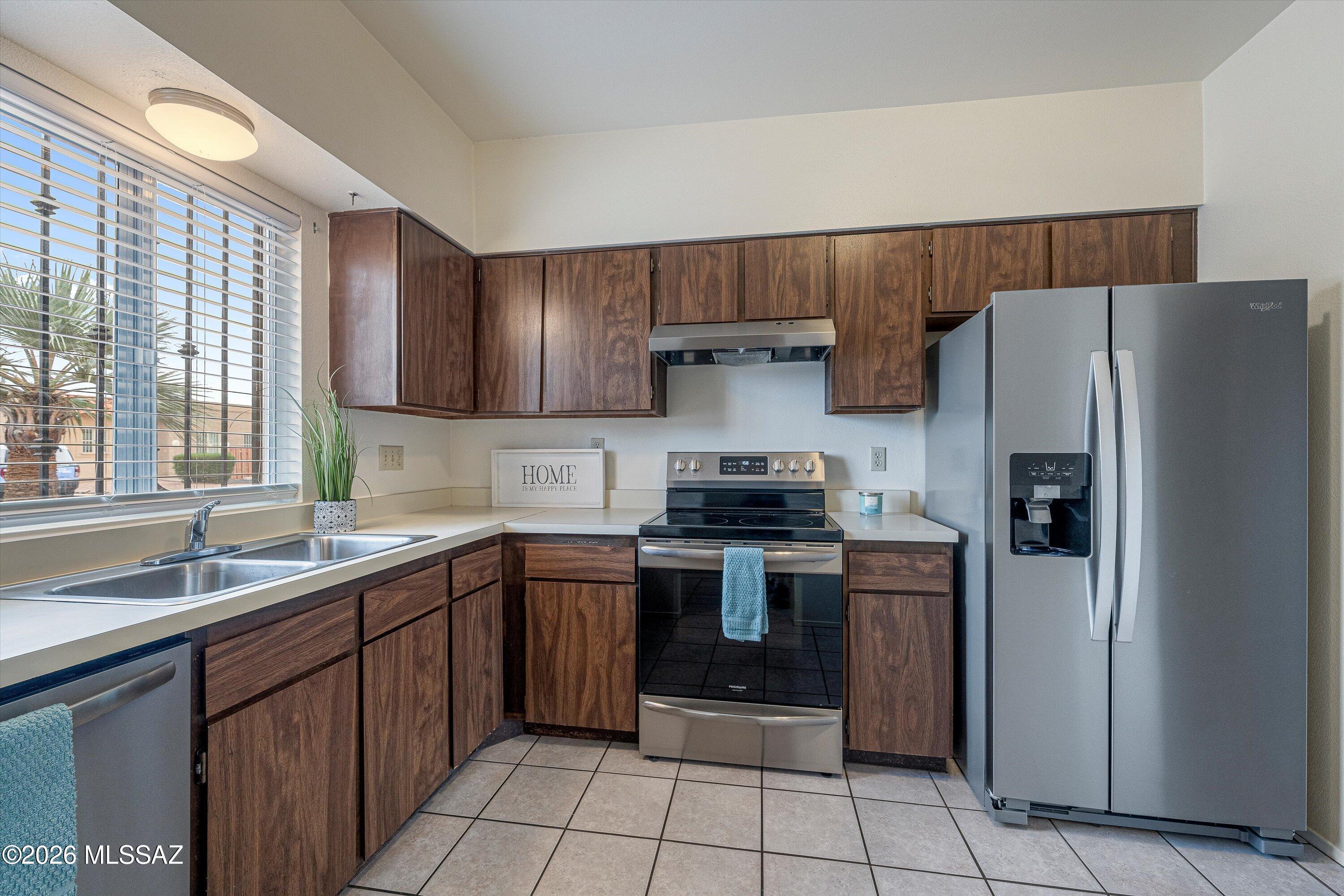 896 South Pantano Road Tucson, AZ 85710 - Photo 7 of 29