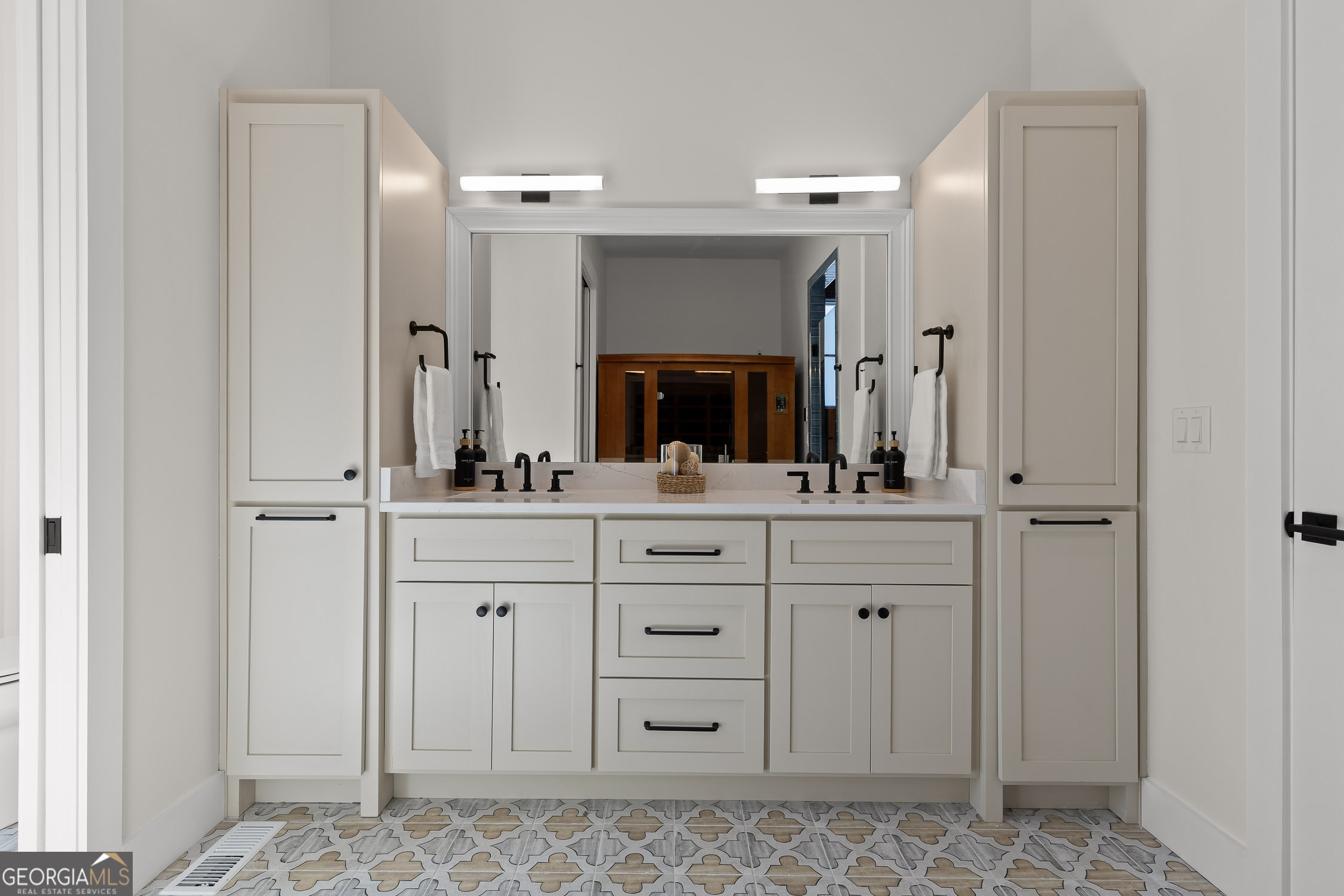 6565 Scenic Highway Rising Fawn, GA 30738 - Photo 28 of 47 a bathroom with a sink and a mirror