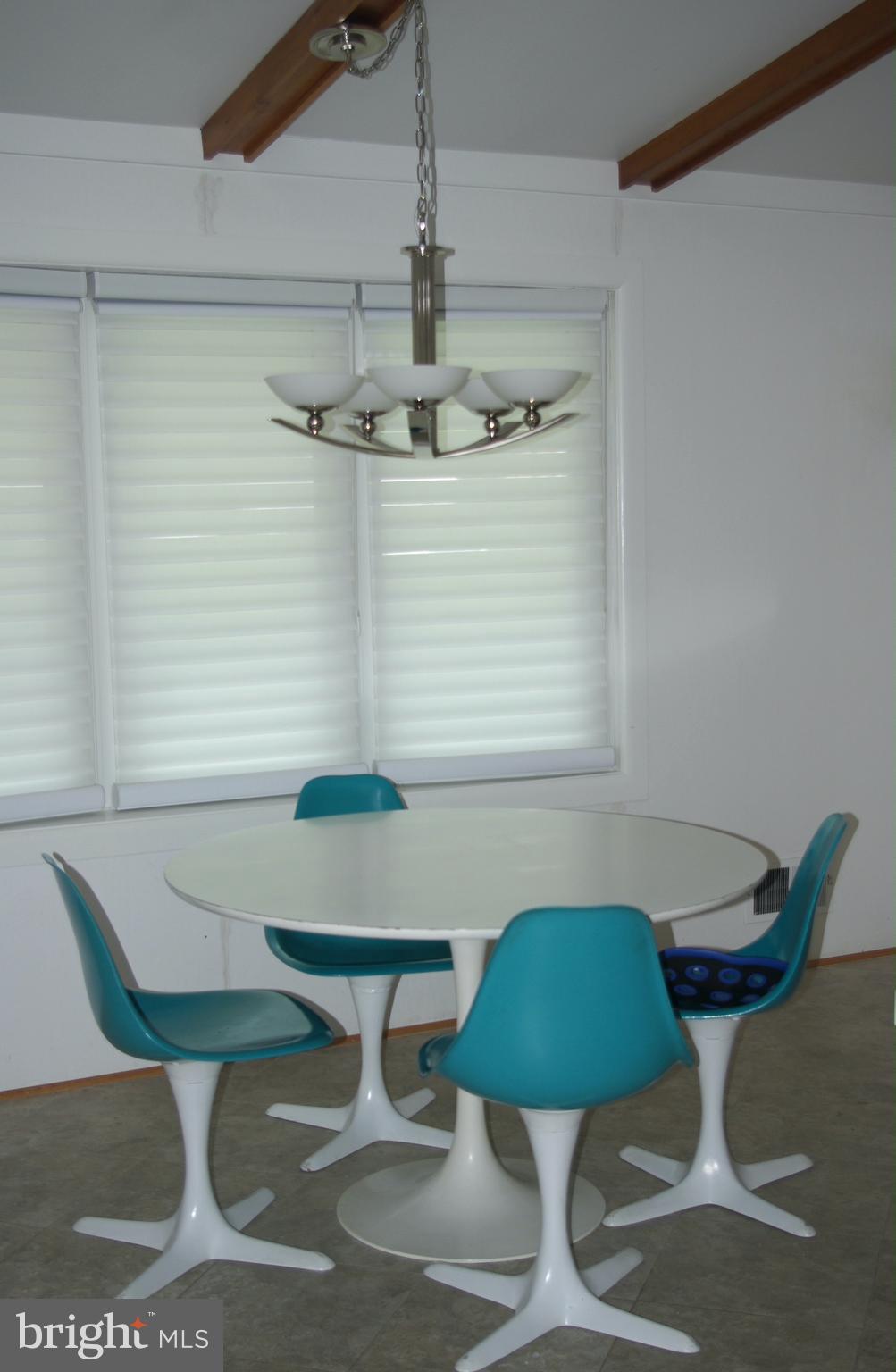 1115 North Belgrade Road Silver Spring, MD 20902 - Photo 8 of 22 Breakfast area