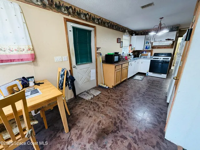 $195,000 | 4590 Hog Valley Road, Mims, FL 32754