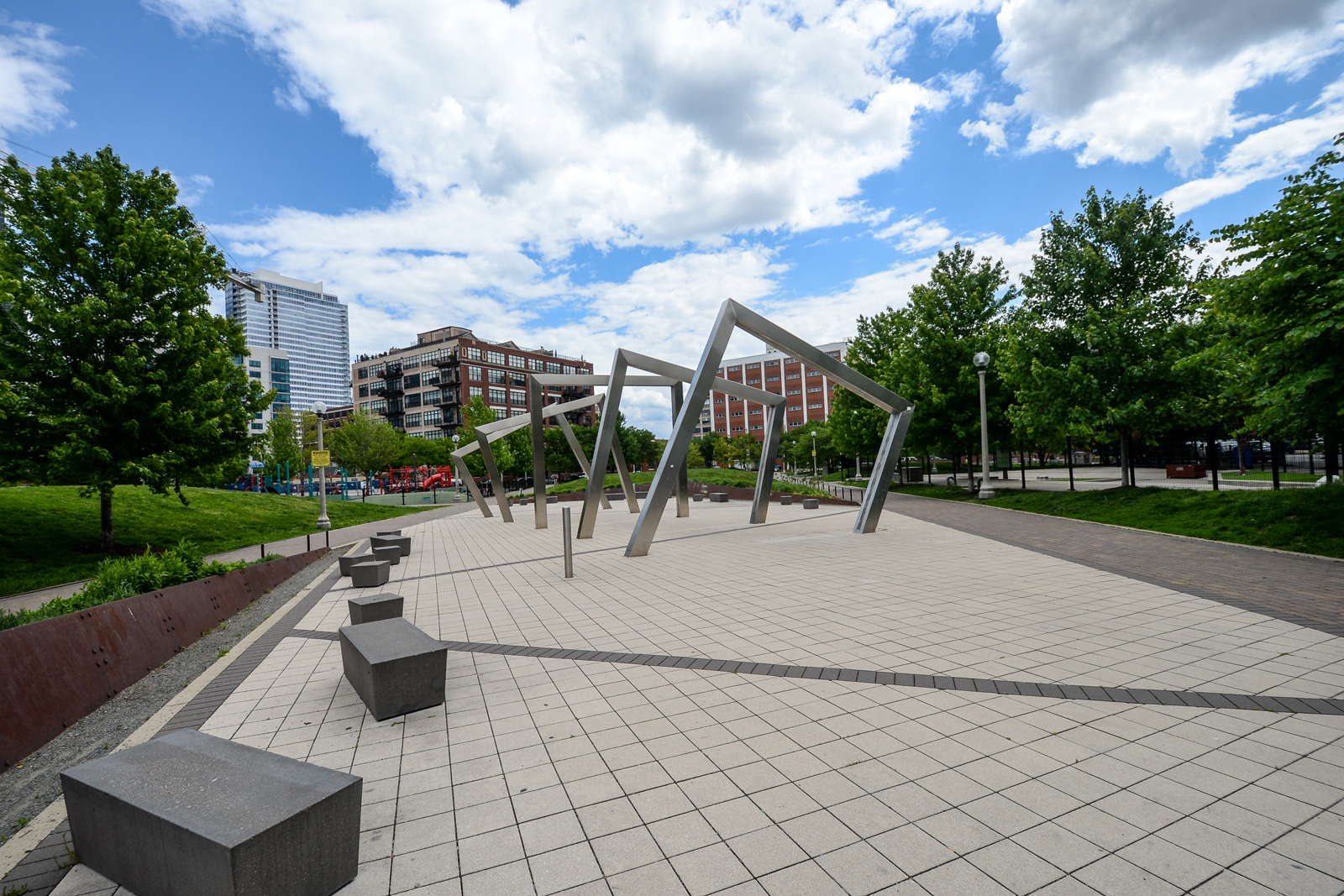 950 West Monroe Street, Unit 602 Chicago, IL 60607 - Photo 14 of 14 a view of outdoor space with garden