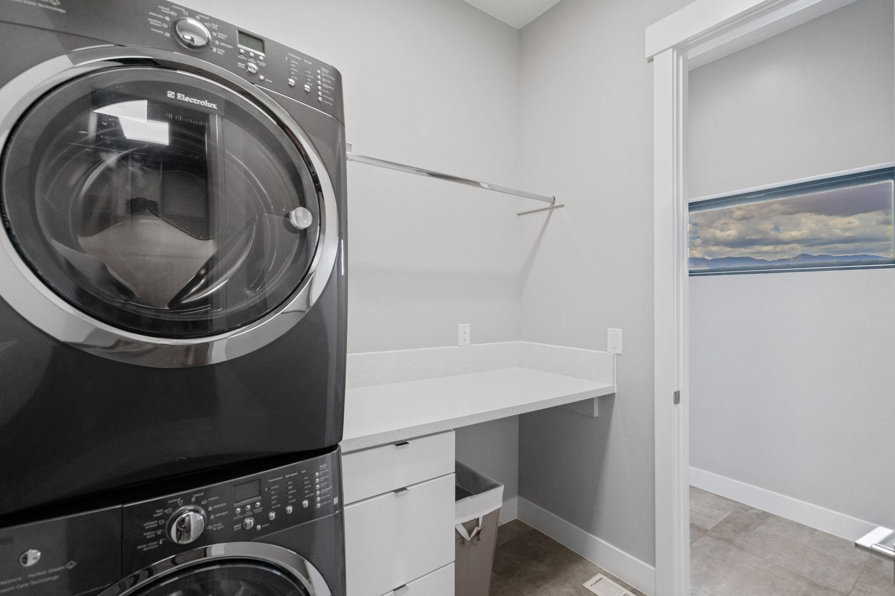 2829 South 3200 West Hurricane, UT 84737 - Photo 99 of 115 RV Laundry Room