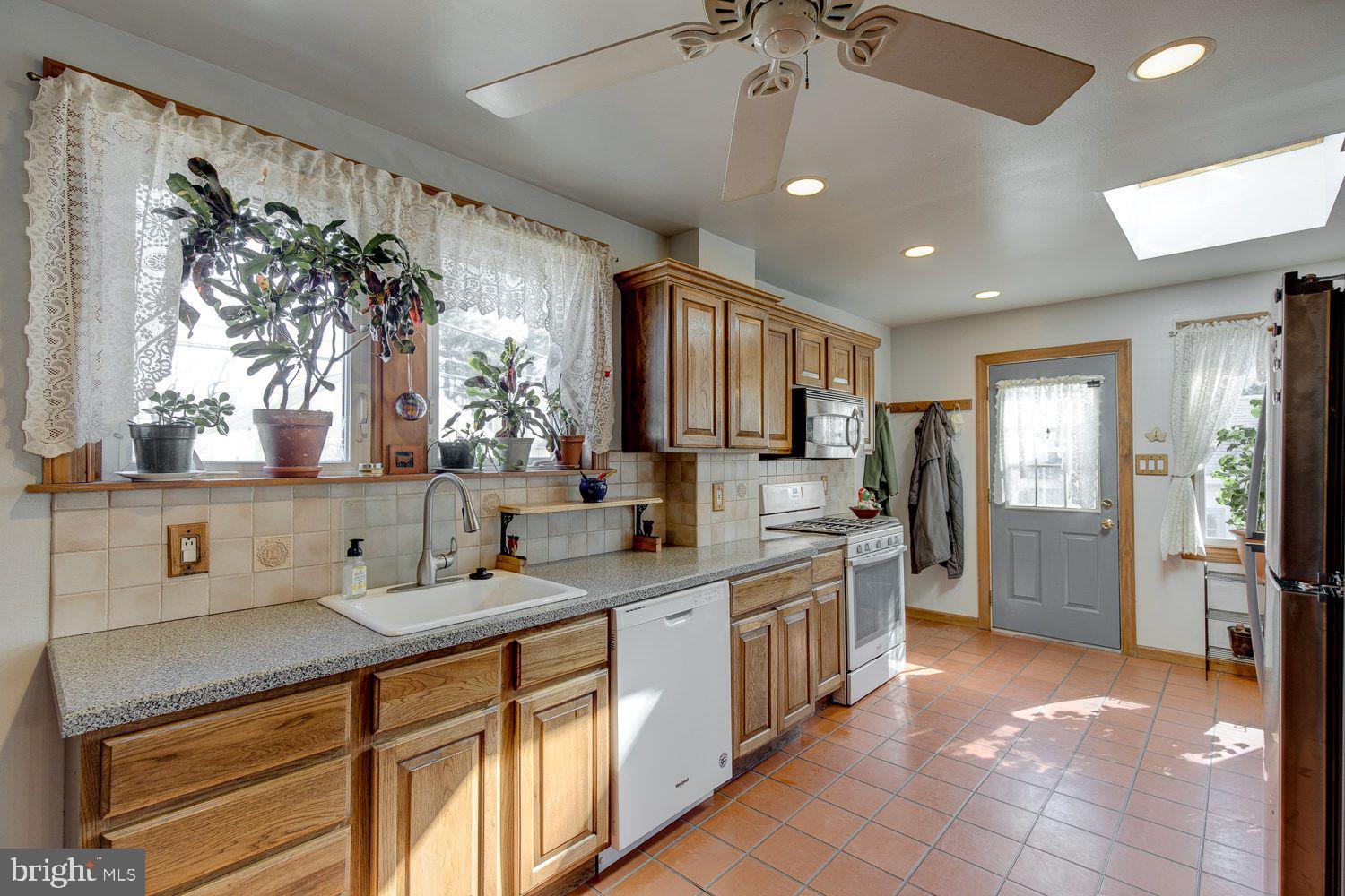 709 Blakeley Road Wallingford, PA 19086 - Photo 6 of 16