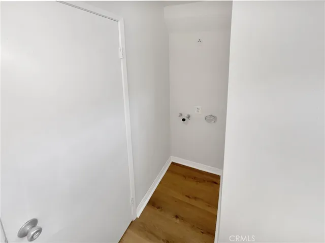 a view of utility room