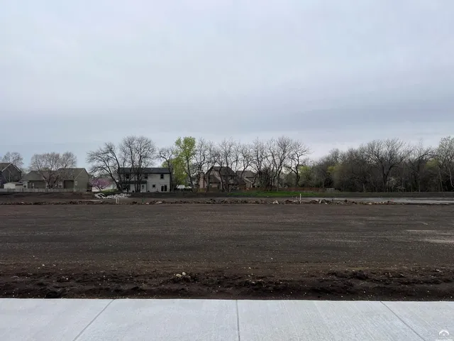 $62,000 | B2-l24 Glenn Court, Baldwin City, KS 66006