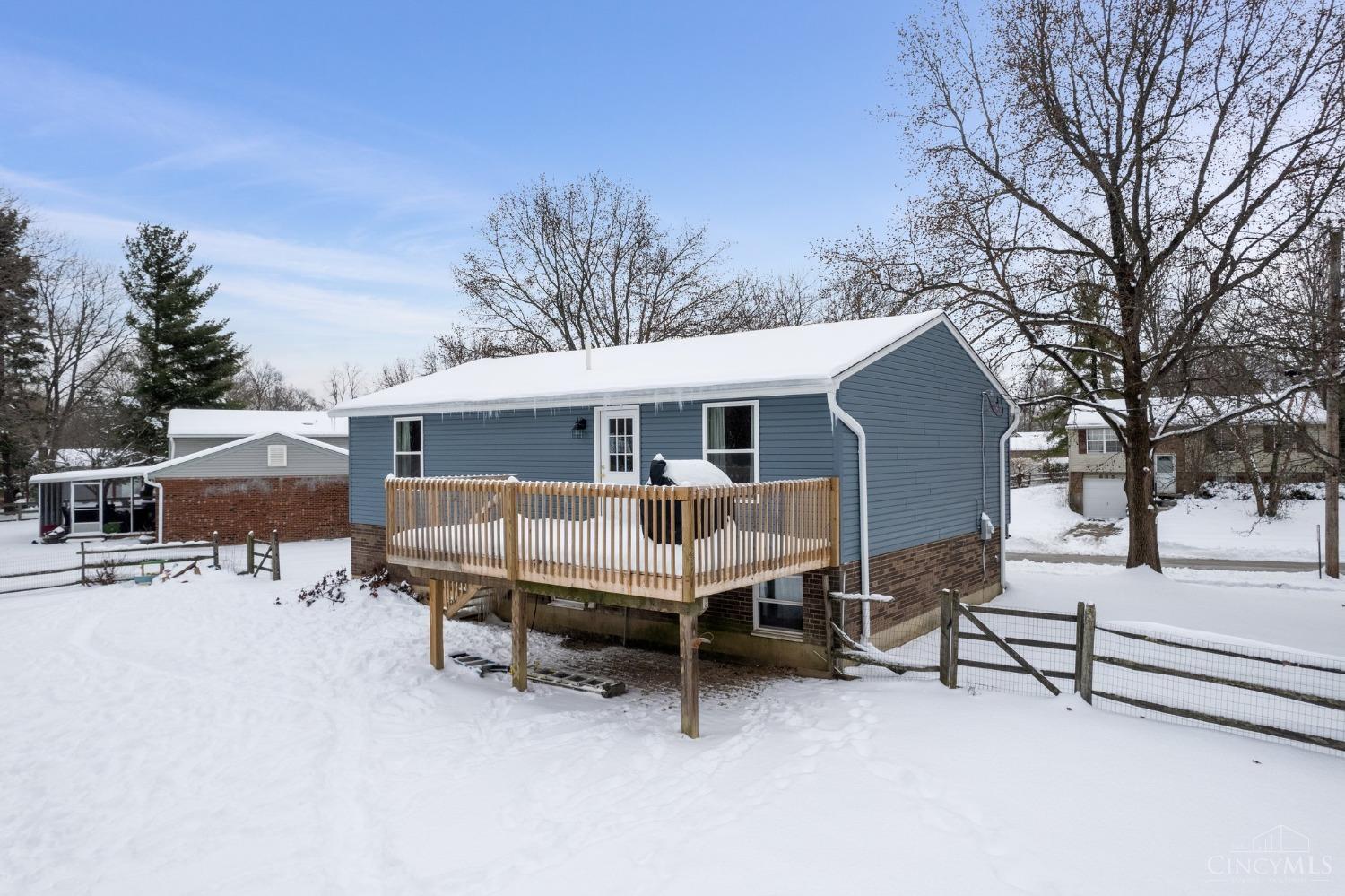 686 Woodgate Road Cincinnati, OH 45244 - Photo 8 of 34 Gallery Image 8