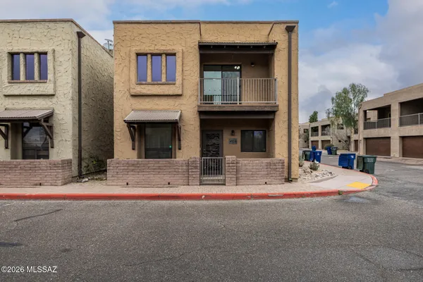 $299,999 | 4120 North Thurston Lane, Unit 19, Tucson, AZ 85705
