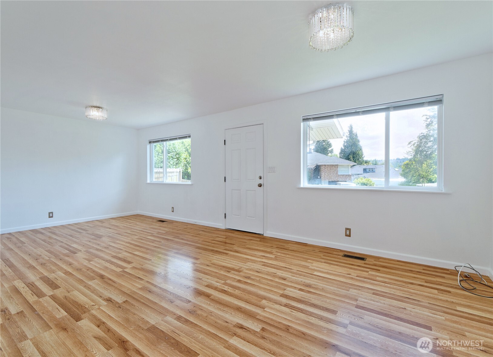 423 Lind Avenue Southwest Renton, WA 98057 - Photo 4 of 33