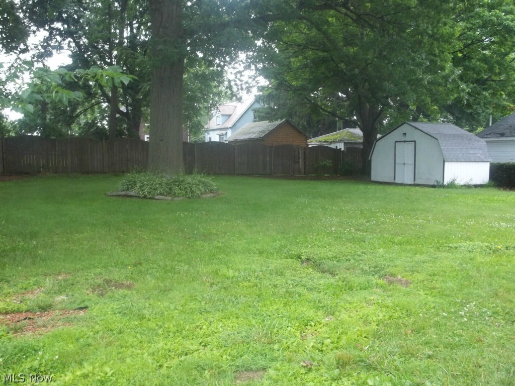 1318 Walnut Road Southwest Massillon, OH 44647 - Photo 4 of 21 Gallery Image 4