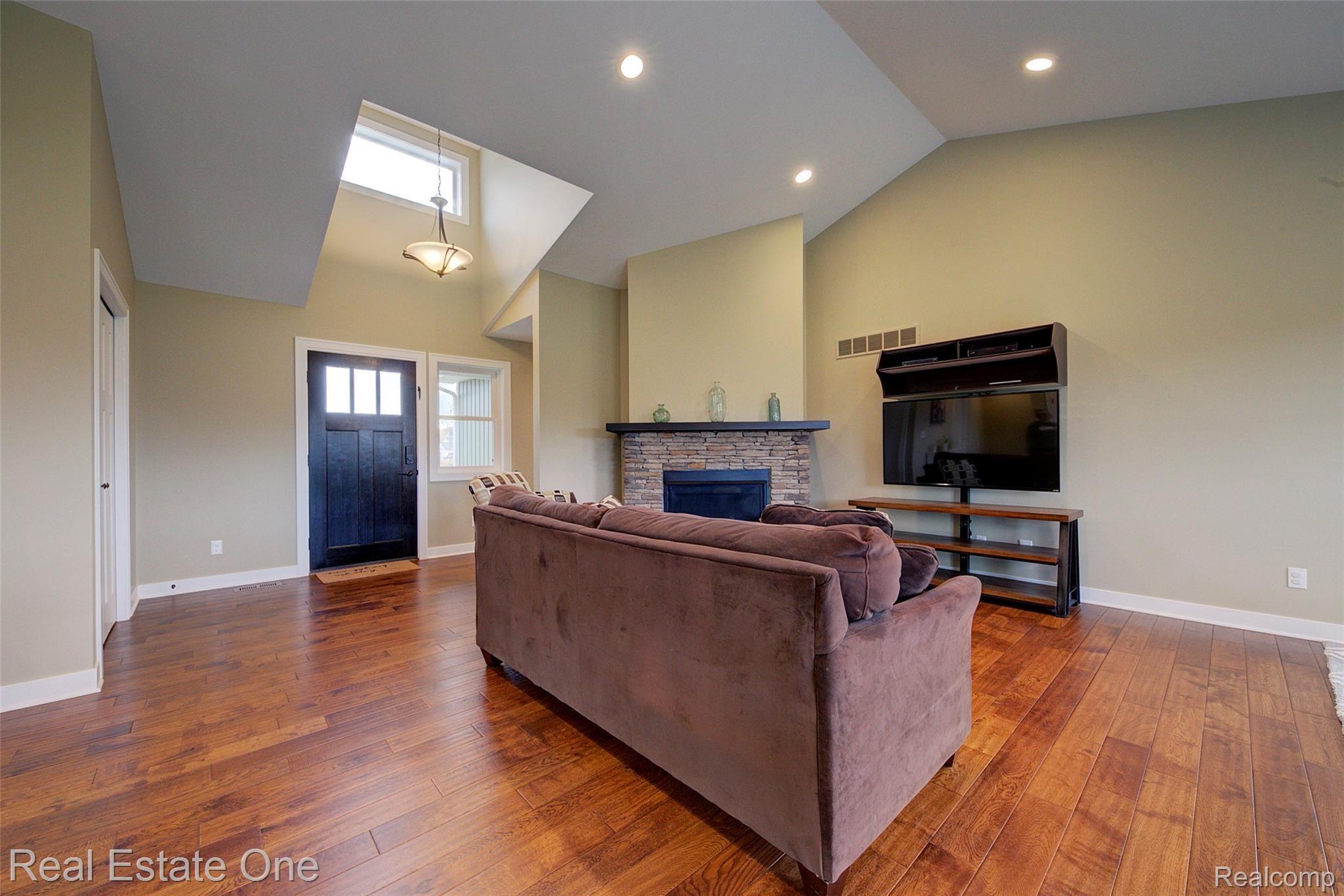 2746 Clivedon Road Howell, MI 48843 - Photo 18 of 61 4H8A6185_6_7.jpg