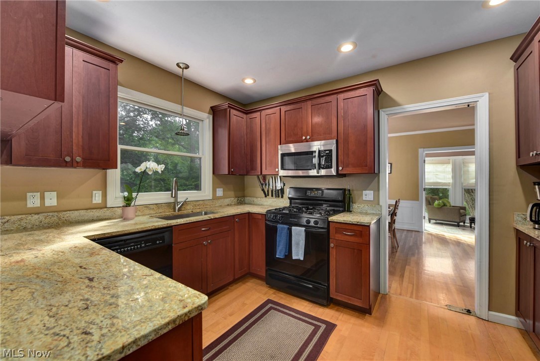14381 Onaway Road Cleveland, OH 44120 - Photo 10 of 34