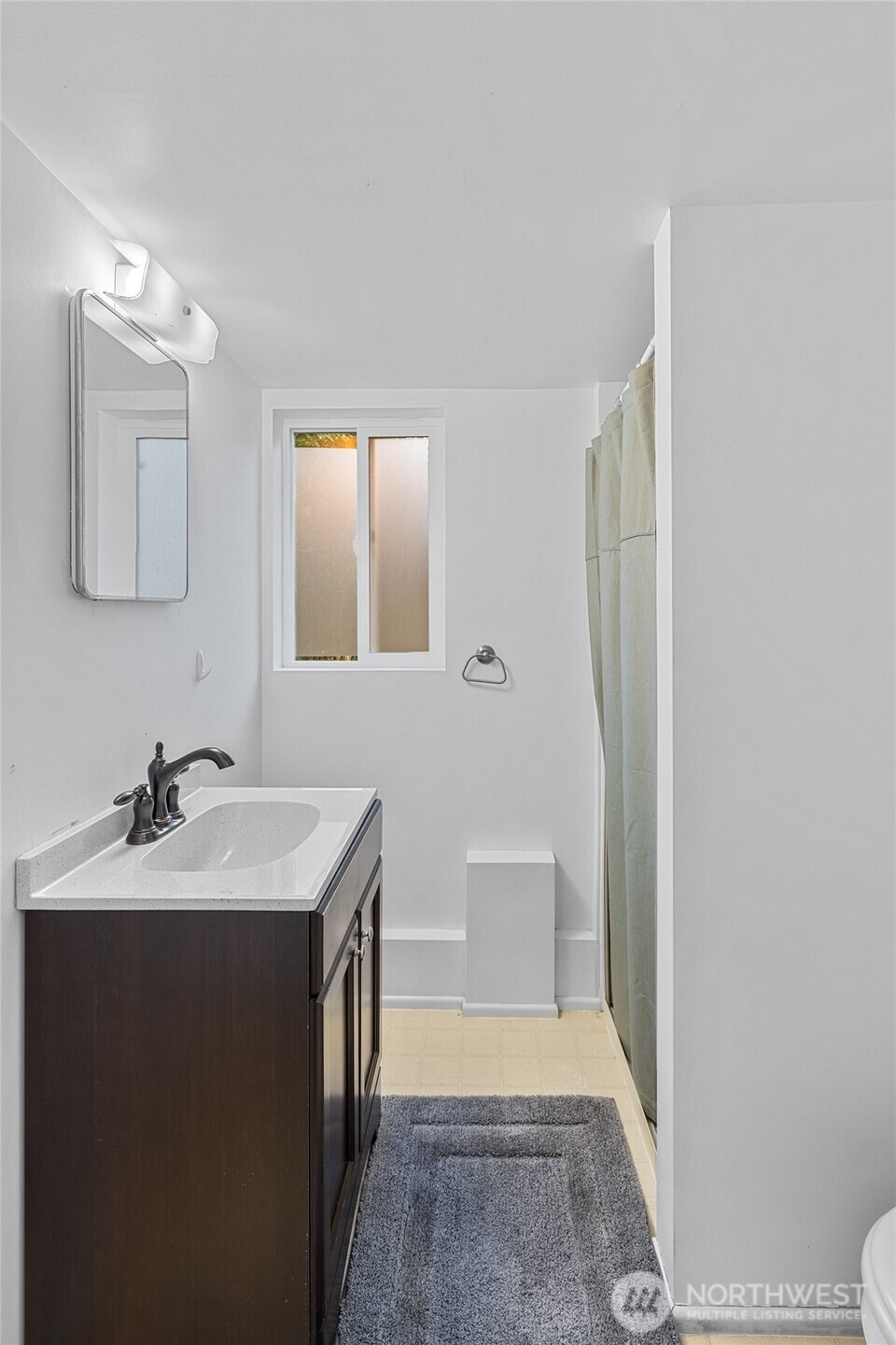 9222 3rd Avenue Southwest Seattle, WA 98106 - Photo 26 of 38