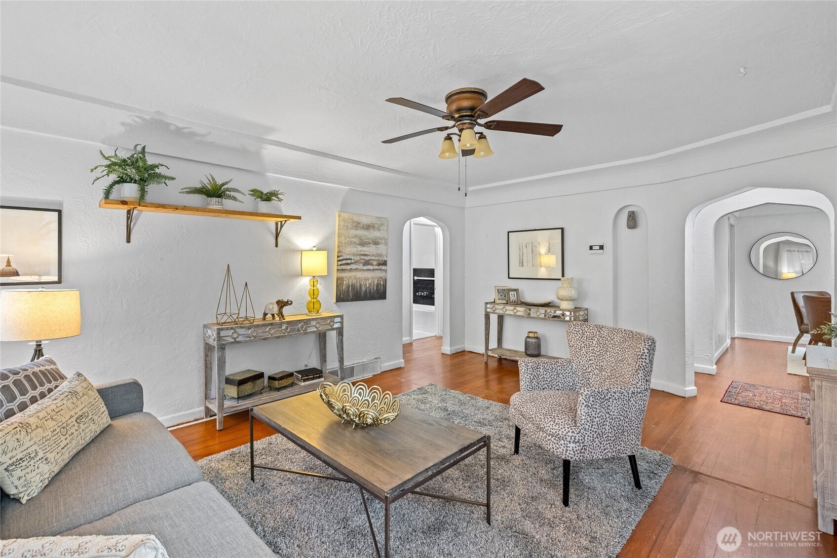 9222 3rd Avenue Southwest Seattle, WA 98106 - Photo 3 of 38