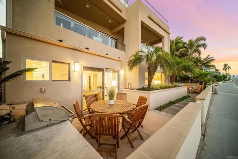 a view of outdoor space yard and patio