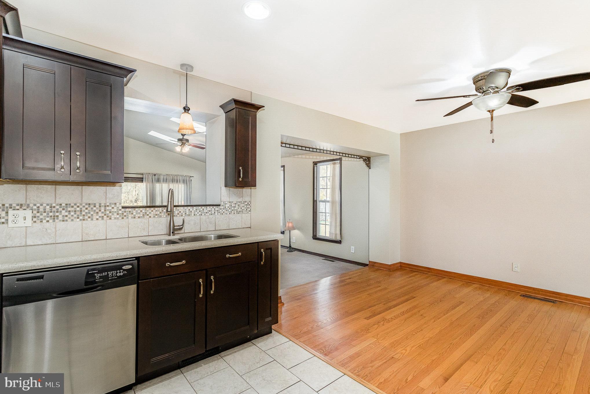 3914 Rutherford Street Harrisburg, PA 17111 - Photo 10 of 32 All appliances stay