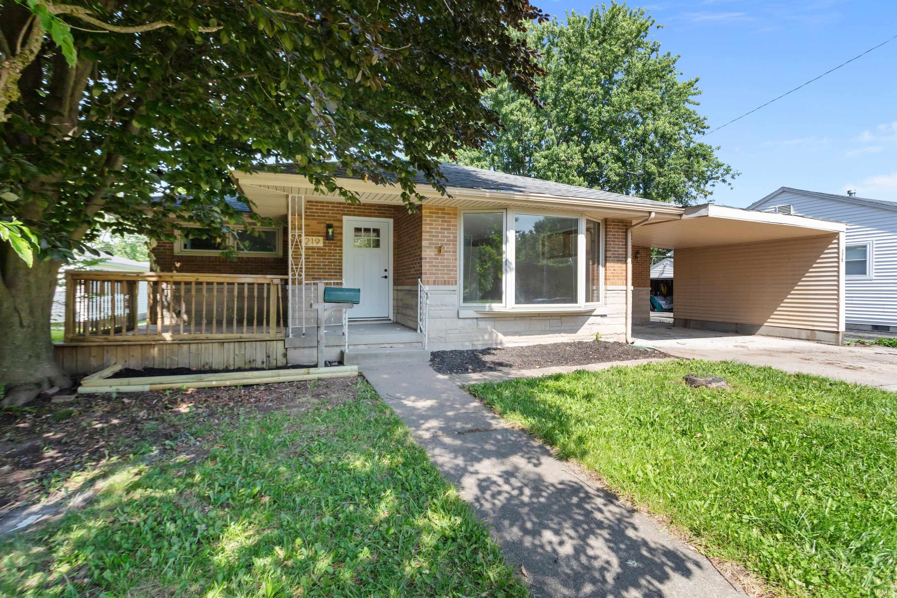 219 North Berkley Road Kokomo, IN 46901 - Photo 2 of 29