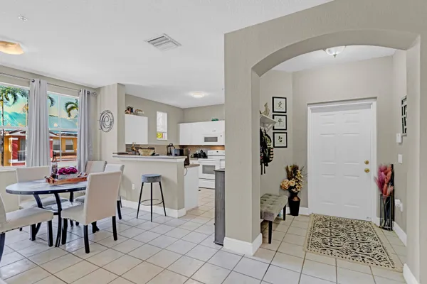 $285,000 | 1015 Shoma Drive, Unit 1015, Royal Palm Beach, FL 33414
