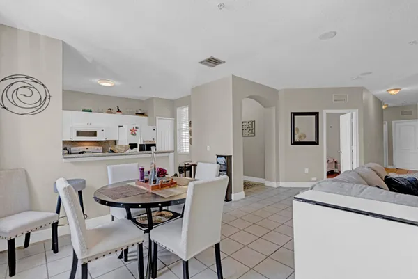 $285,000 | 1015 Shoma Drive, Unit 1015, Royal Palm Beach, FL 33414