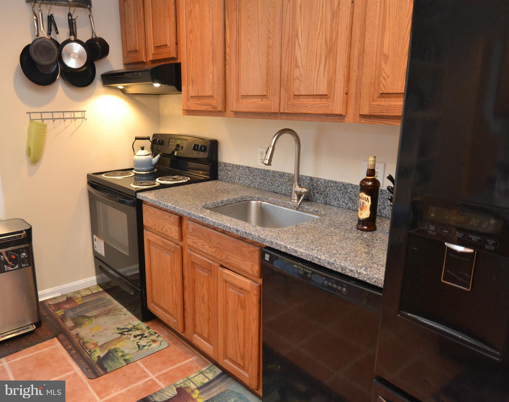 919 South Rolfe Street, Unit B Arlington, VA 22204 - Photo 6 of 23