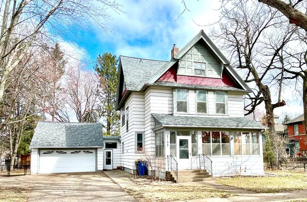 $1,800 | 2193 1st Street, White Bear Lake, MN 55110