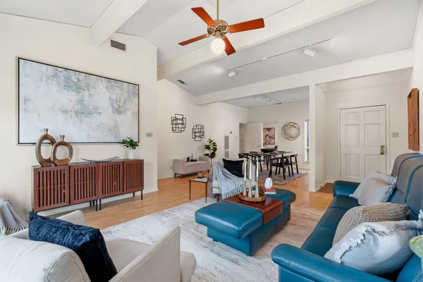 $599,999 | 407 Towne Park Trail, Austin, TX 78751