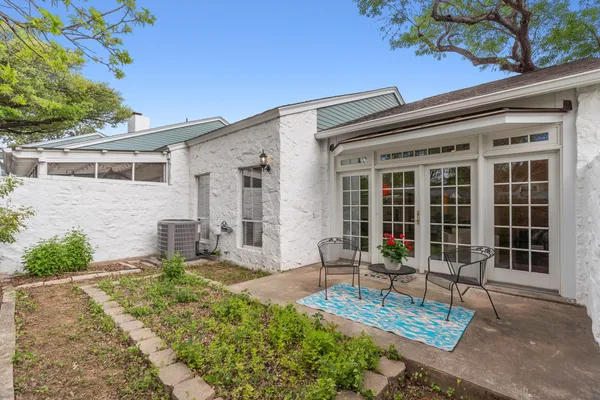 $599,999 | 407 Towne Park Trail, Austin, TX 78751