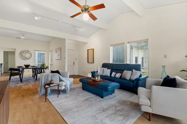 $599,999 | 407 Towne Park Trail, Austin, TX 78751
