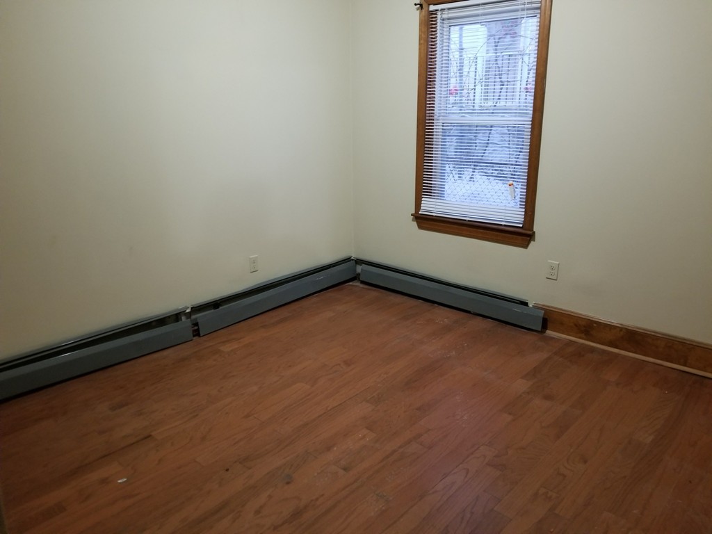 123 Baker Street Fall River, MA 02721 - Photo 3 of 6