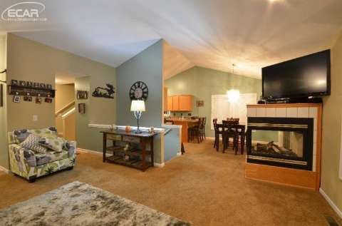 1015 North Gale Road Davison, MI 48423 - Photo 7 of 34 20452469-6.JPG