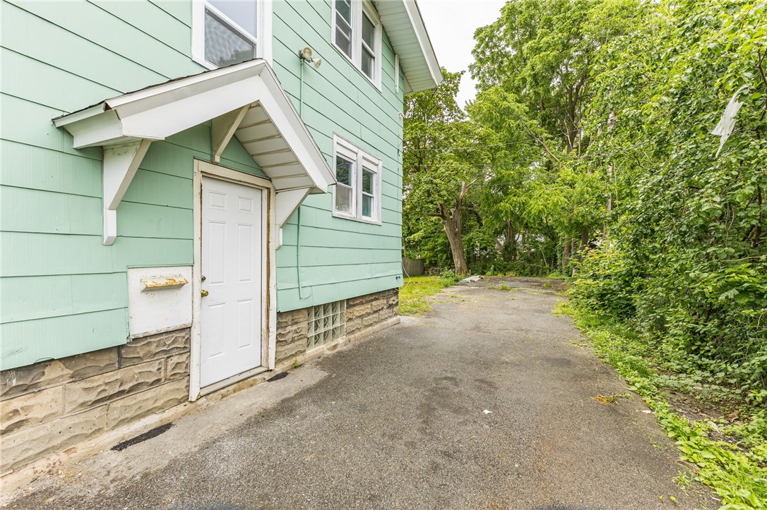 140 Curlew Street Rochester, NY 14613 - Photo 21 of 29