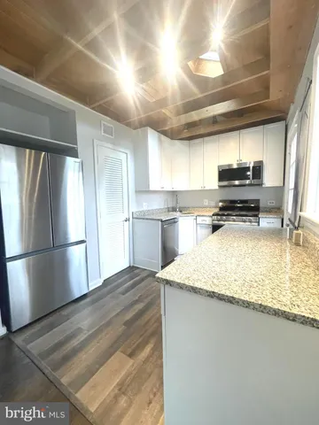 $2,800 | 1938 Griffith Road, Falls Church, VA 22043