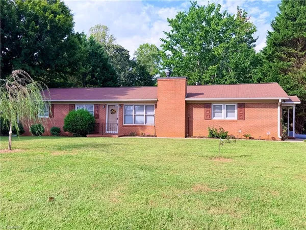 $299,900 | 776 Country Club Drive, State Road, NC 28676