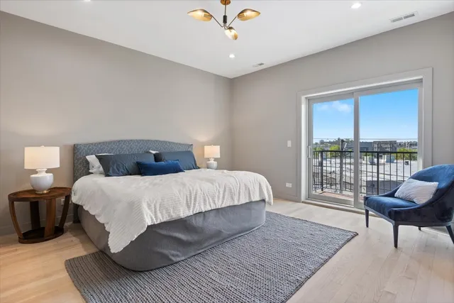 $799,000 | 2450 North Clybourn Avenue, Unit 5S, Chicago, IL 60614