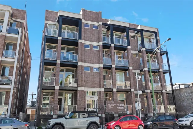 $799,000 | 2450 North Clybourn Avenue, Unit 5S, Chicago, IL 60614