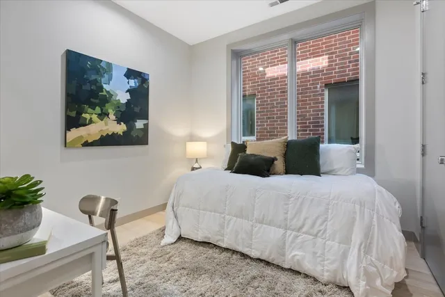 $799,000 | 2450 North Clybourn Avenue, Unit 5S, Chicago, IL 60614