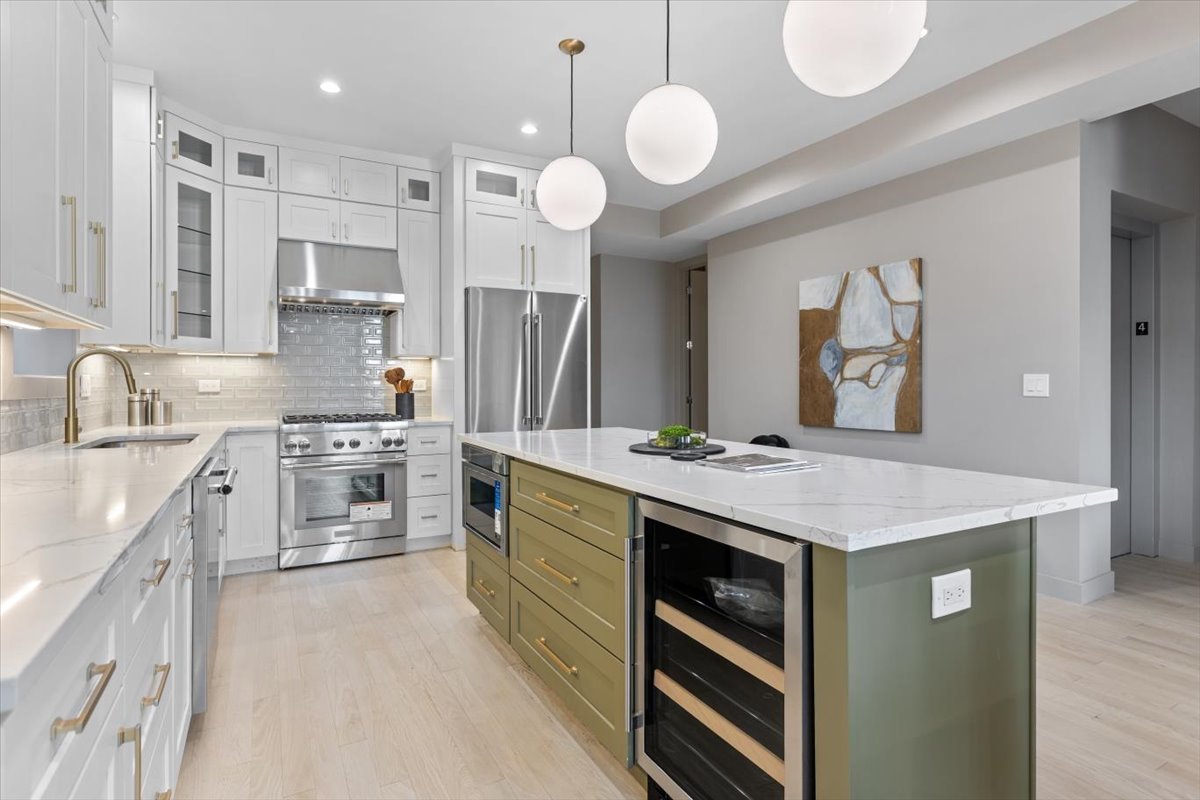 2450 North Clybourn Avenue, Unit 5S Chicago, IL 60614 - Photo 4 of 34